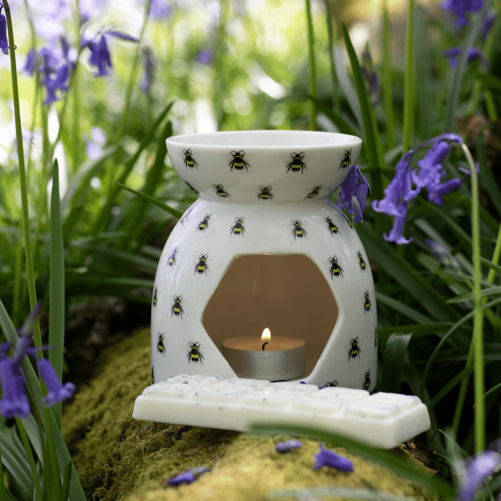 Devon Wick Candle Co. Limited All Over Bee Print Tealight Wax Melter